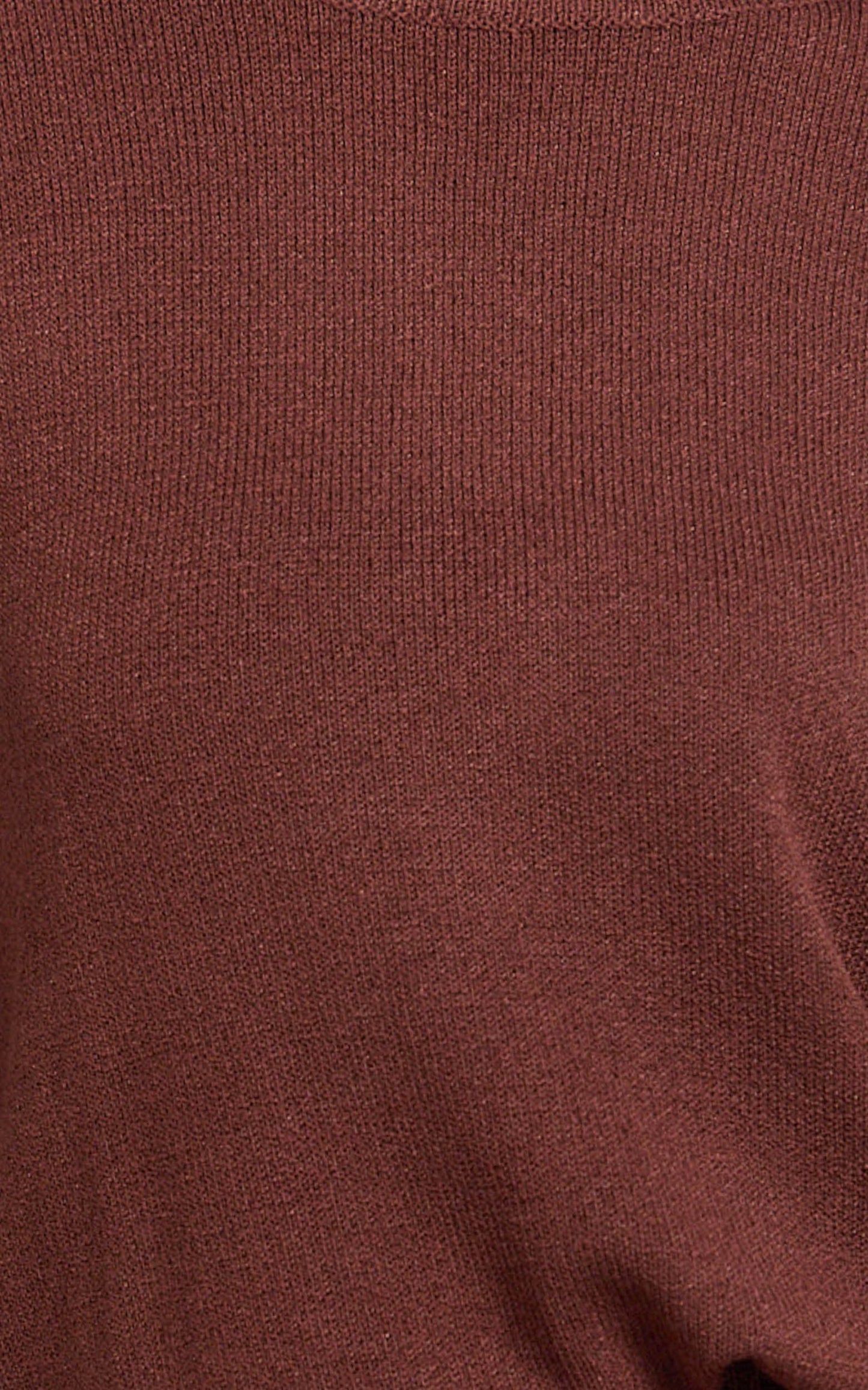 Conjunto de camiseta y pantalón corto de punto en color chocolate